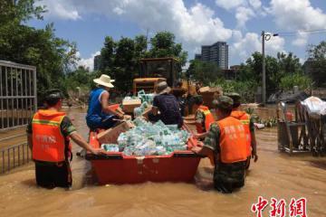 海南临高500余名群众被困3天相关部门持续运物资救济